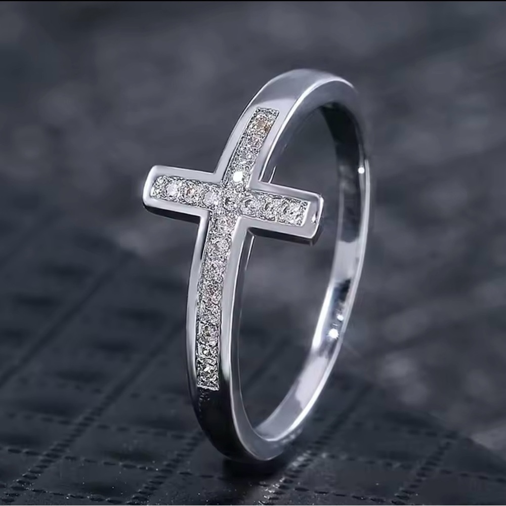 Elegant Silver Cross Ring